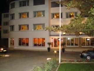 Hotel Bhoma - & Restaurant Bourges
